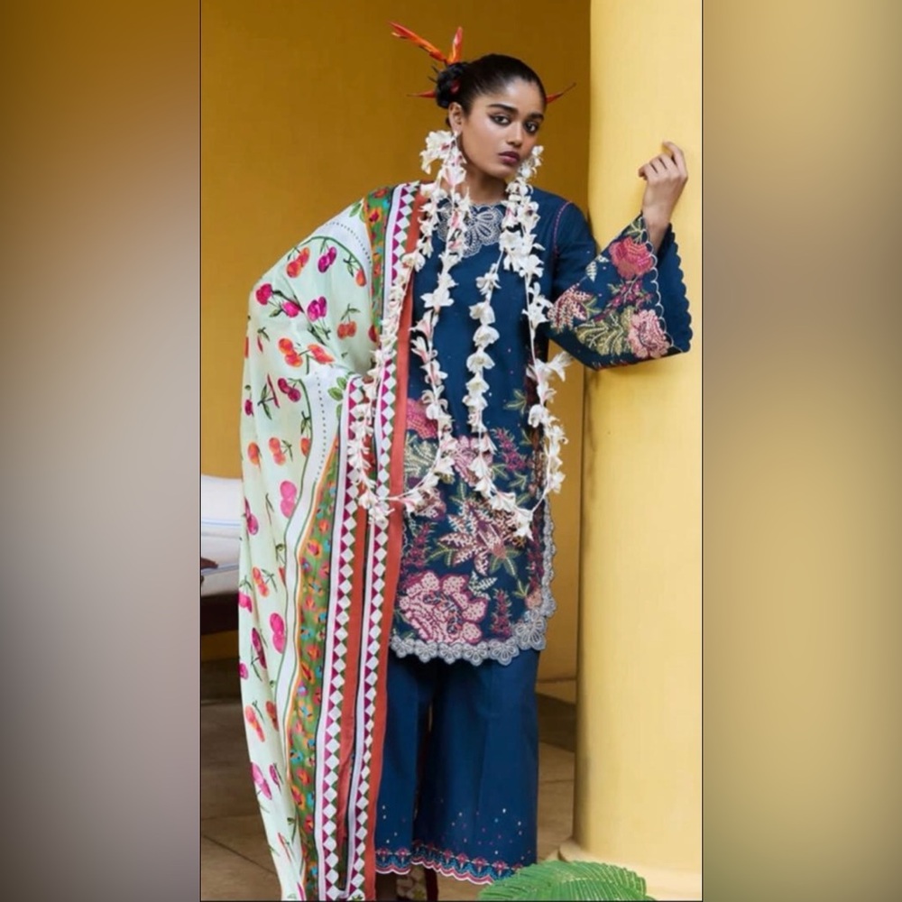 Hussain Rehar Jugnu pret Indian Pakistani dress